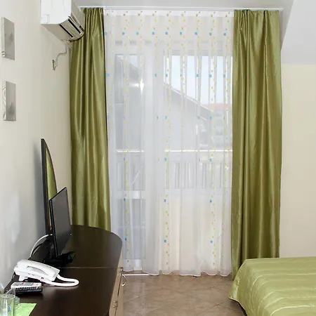 Szálloda Vlasta Family Ravda