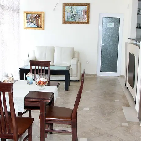 Vlasta Family Hotel Rawda