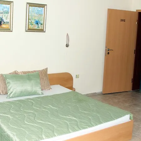 Vlasta Family Hotel Rawda