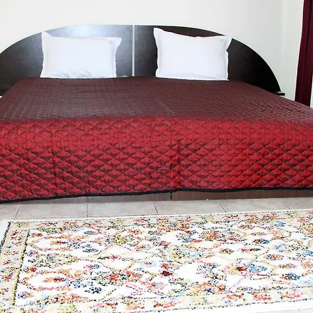 Vlasta Family Hotel 2*